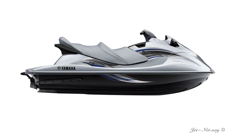 2013-Yamaha-VX-Cruiser-EU-Silver-Metallic-Studio-002.jpg