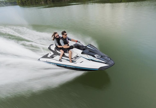 2018-Yamaha-FX-Cruiser-High-Output-EU-Pure-White-Action-006